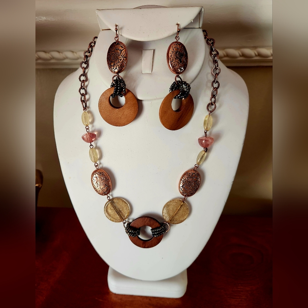 Hand-Made Fashion-Style Jewelry